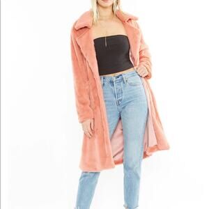 4SI3NNA Hallie Faux Fur Coat in Peach NWOT Small